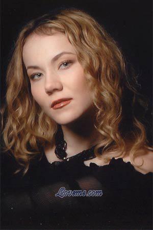 70005 - Elena Edad: 33 - Rusia
