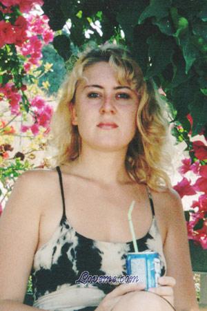 71049 - Irina Edad: 37 - Rusia