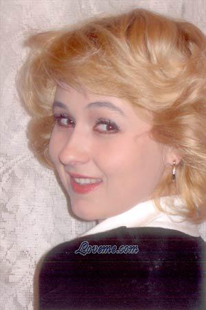 71083 - Irina Edad: 34 - Rusia