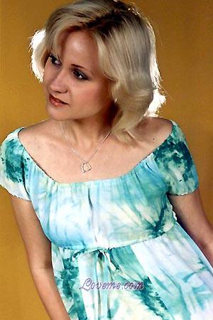 71733 - Elena Edad: 34 - Rusia