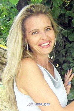 72100 - Natalia Edad: 30 - Russia