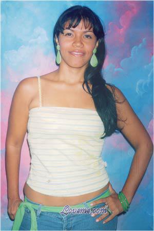 76607 - Mar Linda Edad: 29 - Colombia