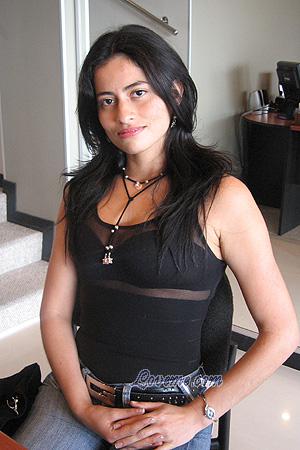 88327 - Yecenia Edad: 28 - Colombia