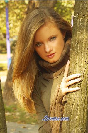 99018 - Lubov Edad: 24 - Ucrania